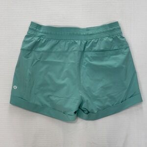 Lululemon Women's 6 Teal Athletic Shorts Lightweight Linerless Run Train Stretch